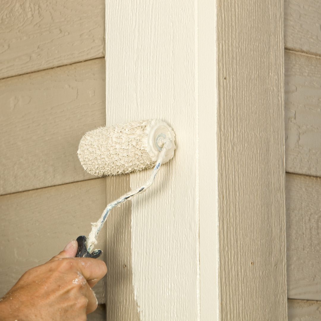 Exterior siding painting in Ottawa